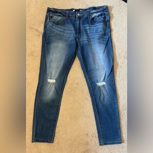 KanCan Signature Mid-Rise Distressed Stretch Skinny Jeans Denim Size 38 x 30